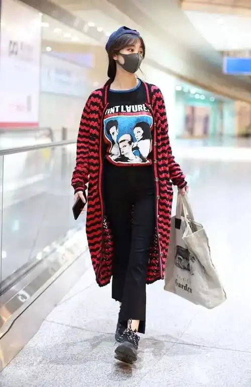 李菲儿机场街拍写真图片