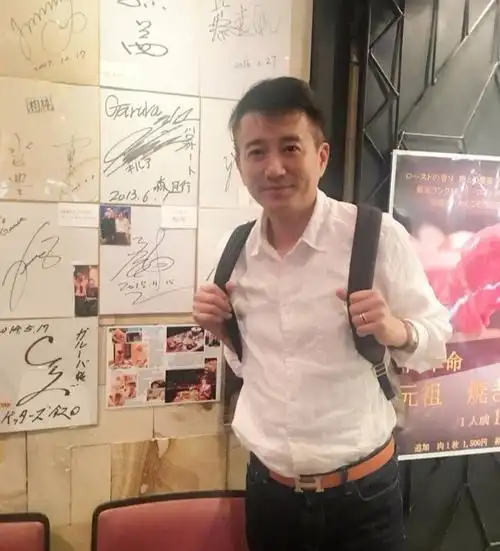 8岁演《西游记》,24岁经商成富豪,38岁壕娶美女明星,42岁当爹_蔡远航