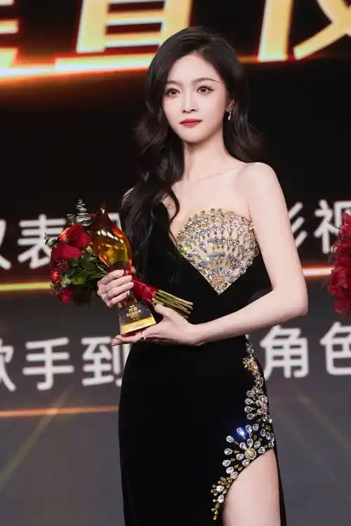 专访吴宣仪:自认有"吸美女体质" 盼新作品被大家认可