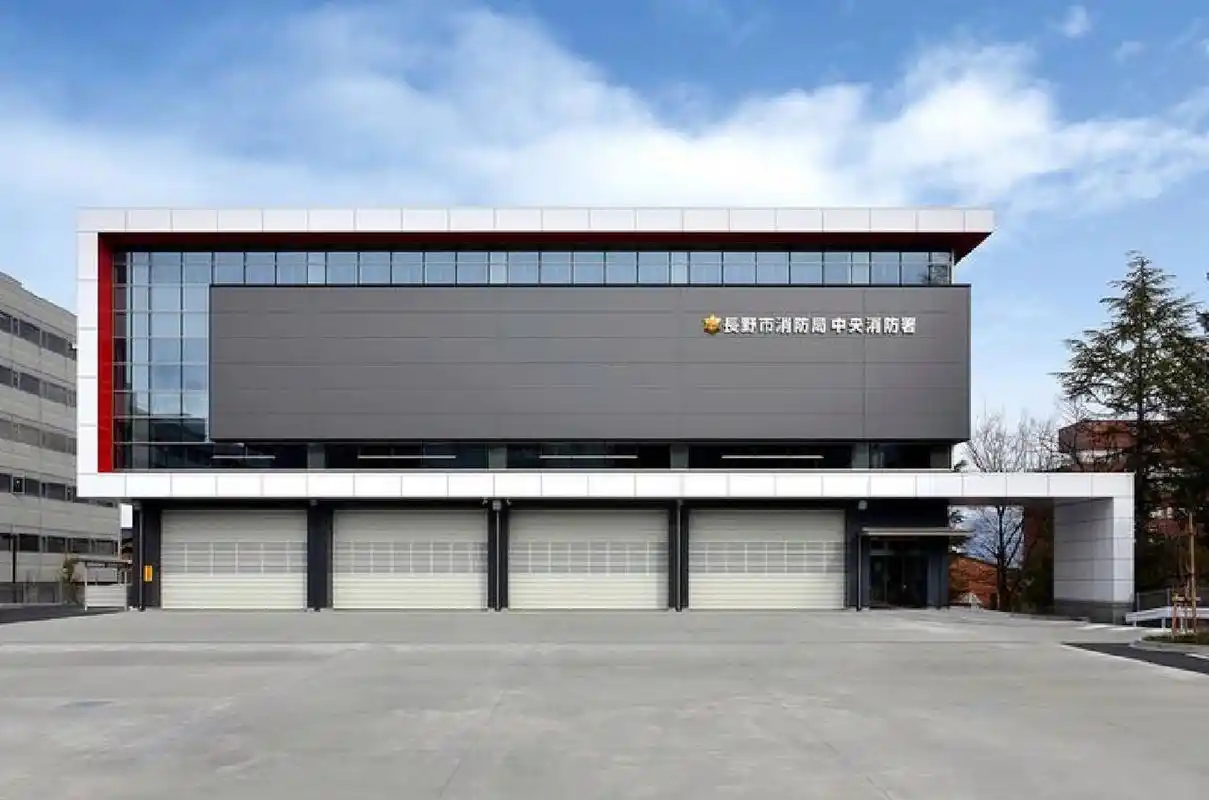 钢结构厂房外立面铝板厂房效果图设计,玻璃幕墙工厂外立面效果图设计