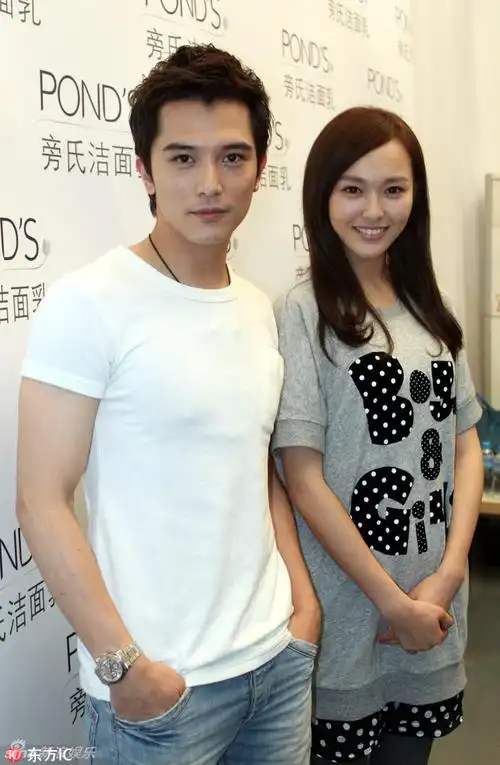 邱泽与唐嫣不过也有一说是凌潇肃恋上了女星唐一菲,在拍摄电视剧《郎