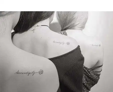 小清新后肩字母纹身图案