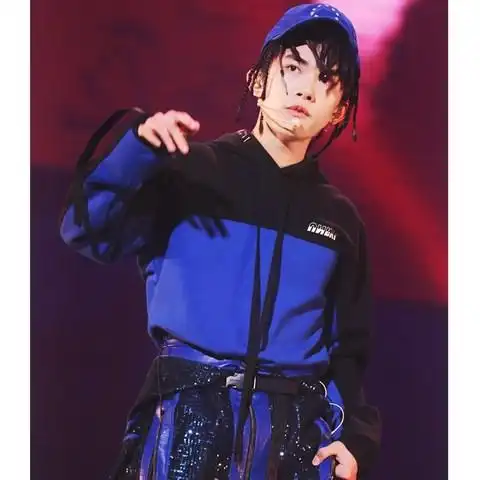 易烊千玺生日演唱会同款拼色连帽宽松tf家族男女学生外套加绒卫衣