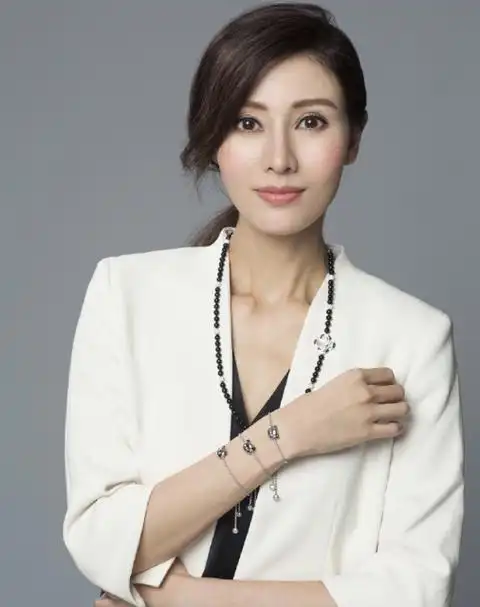 李嘉欣,黎姿,朱茵……70后女明星,美艳动人,叫人沉醉