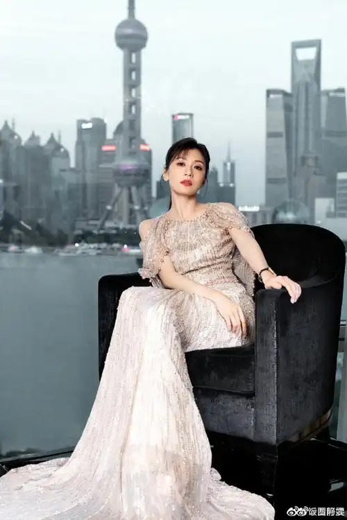 贾静雯好高贵的一张脸