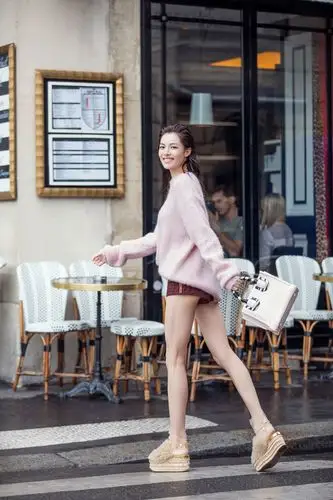 艺人《钟楚曦》