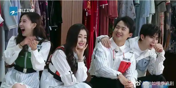 《奔跑吧》蔡徐坤玩情侣游戏时不按套路出牌,让何穗没有存在感!