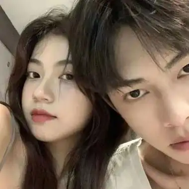 以女生为主的真人情侣头像