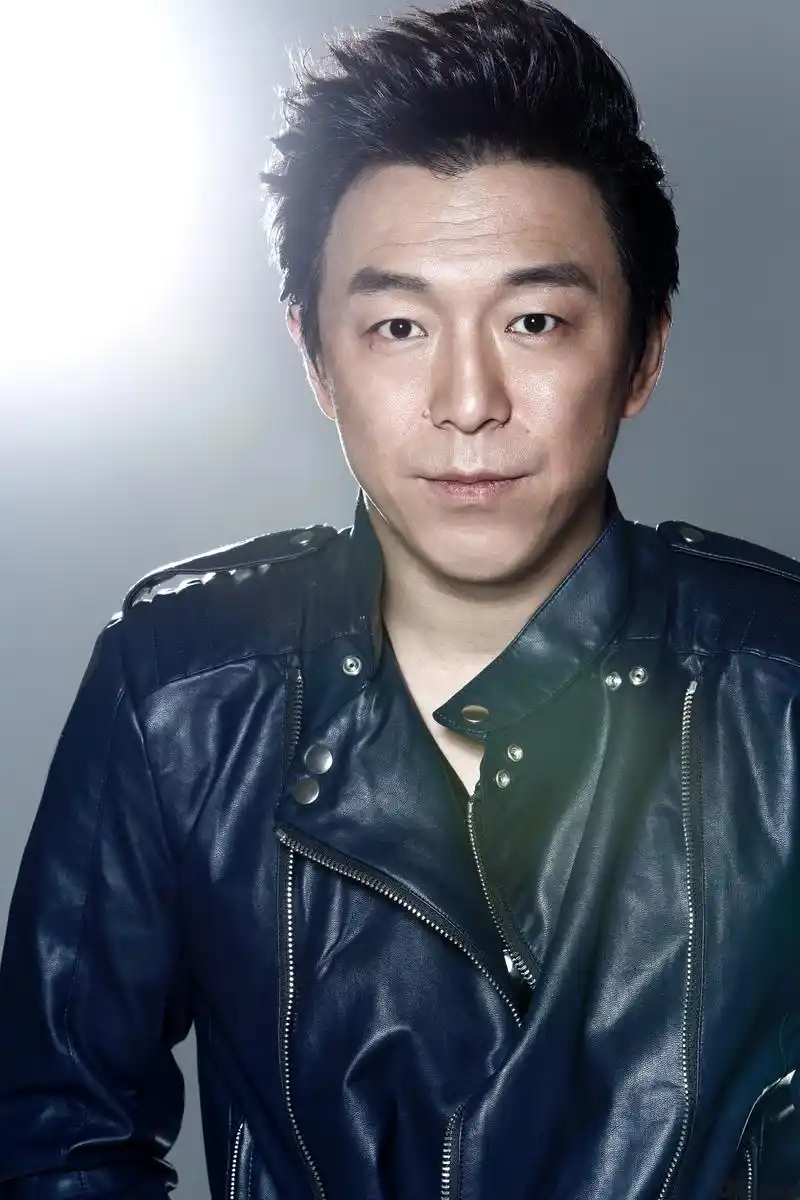 此前黄渤的单曲《这就是命》,传达了积极面对生活并尽力做到最好的正