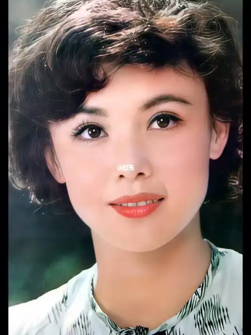 女明星模糊旧照片修复清晰