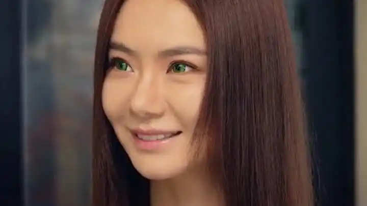 最新电影:《你好,安怡》戚薇演的机器人真的有点让人害怕