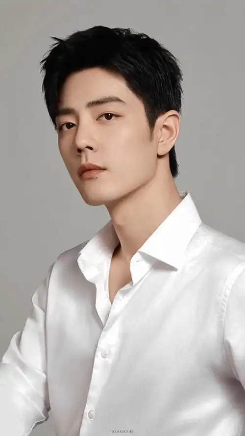 肖战白衬衫造型合集,干净清爽帅气,笑起来好治愈,五官好看,气质好优越