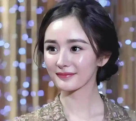 杨幂的颜值巅峰,不知道是什么原因造成的,只能用六个字来形容_金鹰节