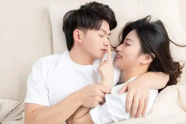 男女之间,出现这3点举动,说明彼此之间给了信号!迟早会在一起