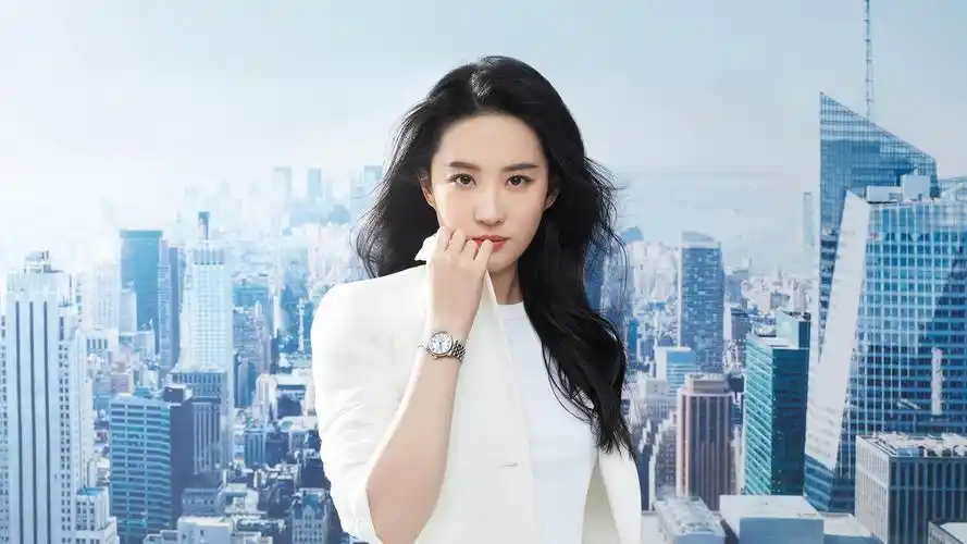 气质女神刘亦菲白色西装优雅迷人写真