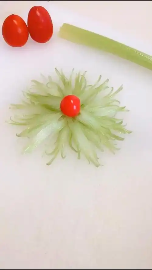 芹菜这样切摆盘超级漂亮.