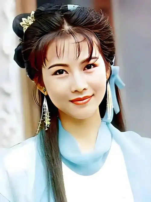 回顾蔡少芬我这辈子正确的决定就是在46岁高龄为小丈夫生儿子