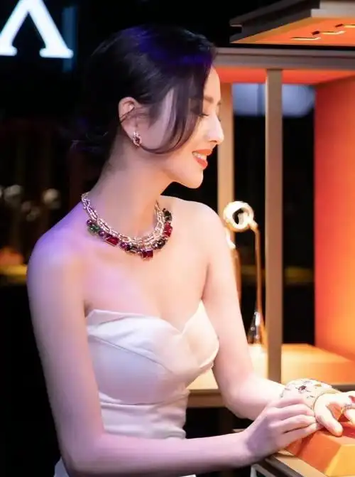 佟丽娅高清优雅迷人写真精致优雅