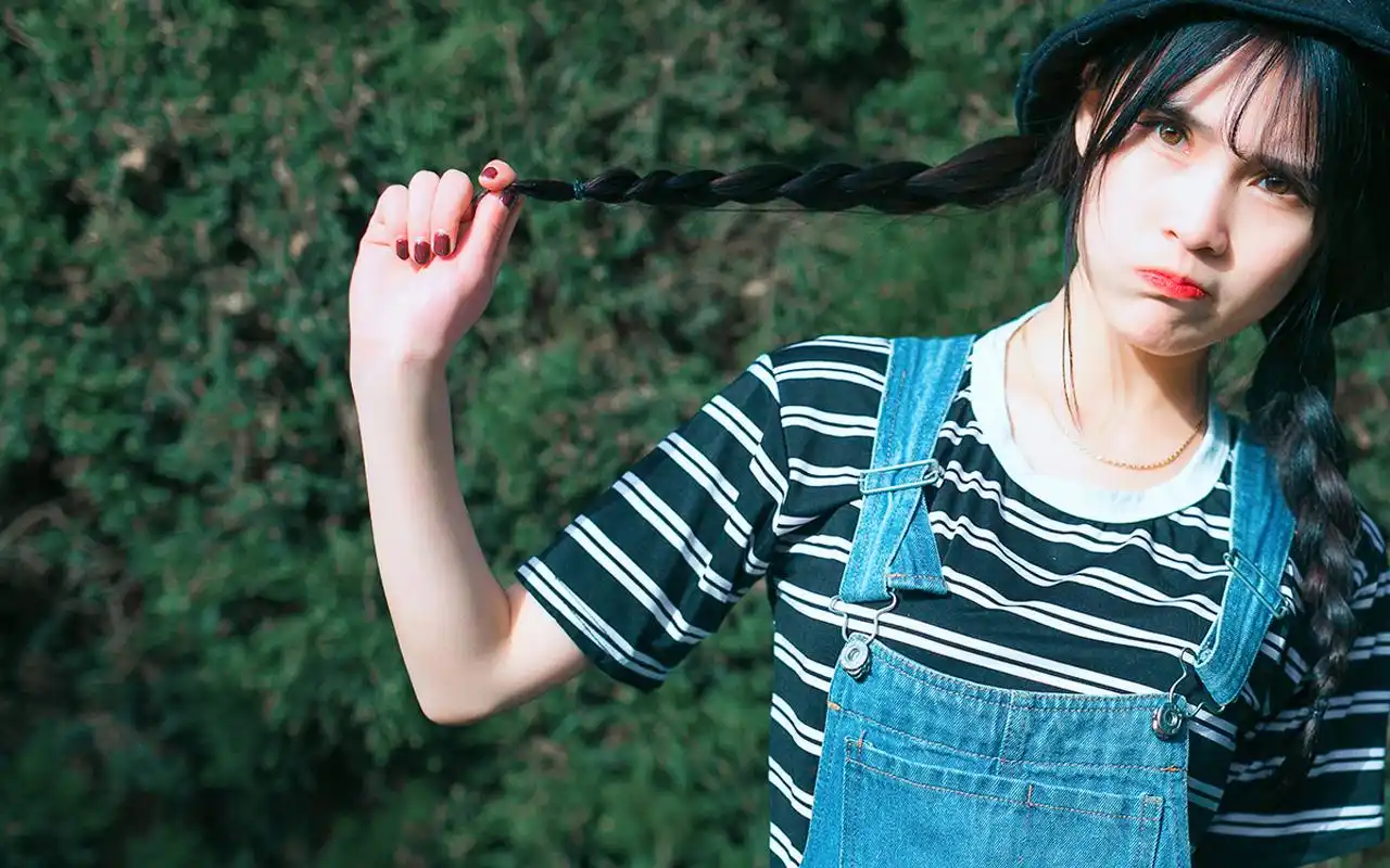 可爱俏皮少女甜美高清唯美写真壁纸