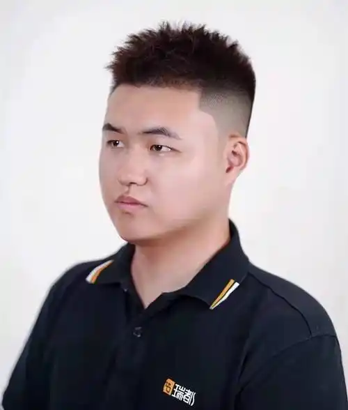 脸大适合什么发型脸大适合什么发型的男生