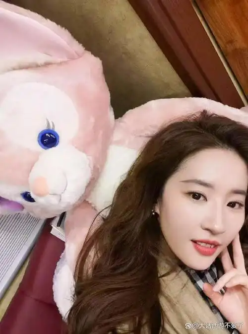 刘亦菲晒照庆36岁生日,嘟嘴卖萌甜如初恋,超奢华现场惹人羡