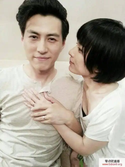 靳东个人资料曝光 老婆李佳和前夫离婚被疑性生活不和谐