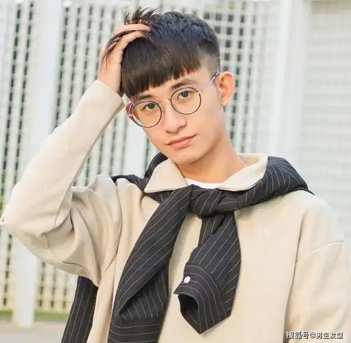 二十几岁男生别乱剪发型,选这6款潮流造型就对了,帅气有魅力