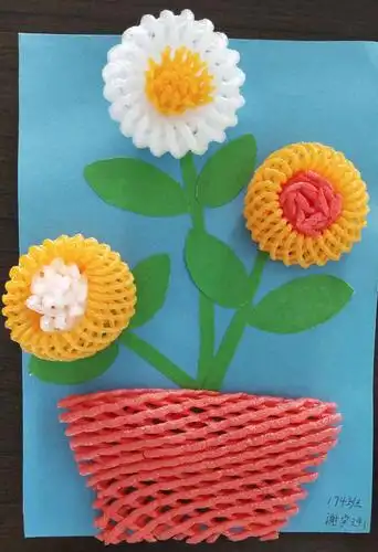 废物也能变成艺术品?快来围观大街岭小学废物粘贴画作品展