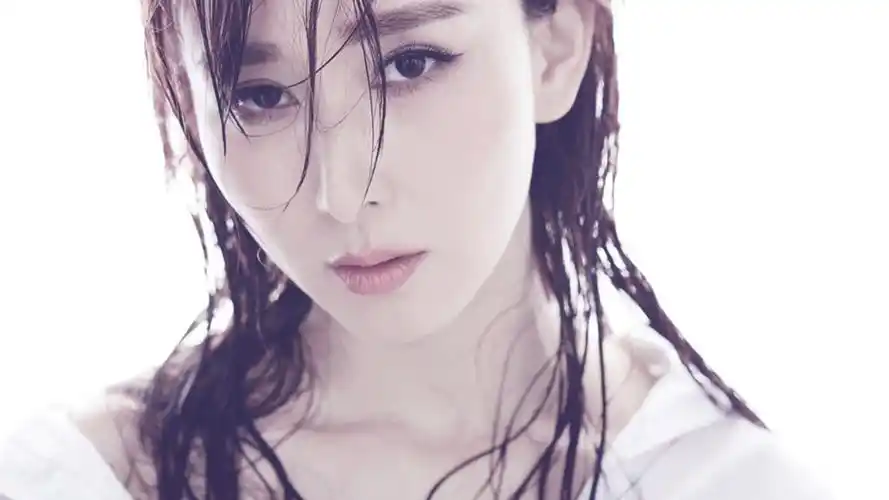 胡静性感女明星湿身写真电脑桌面壁纸