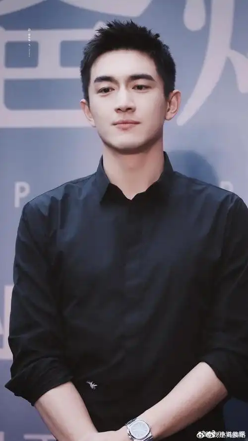 李现的寸头看起来像林后