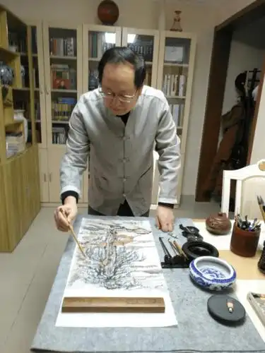 李士清老师为学员们现场书写模式口村社区书画班目前已开设有书法