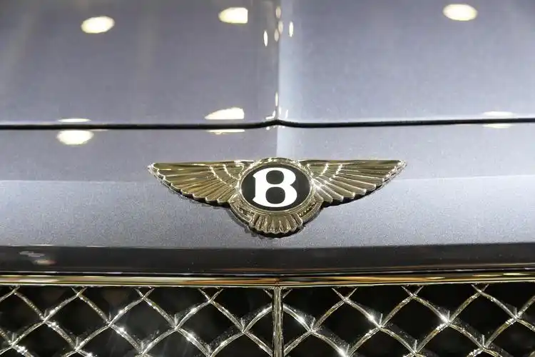 宾利2018款添越,500万级别超豪华suv,车展实拍!_搜狐汽车_搜狐网