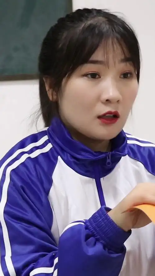 王小九教师生做和平鸽,用星空纸还能做成风铃,太好看了-度小视