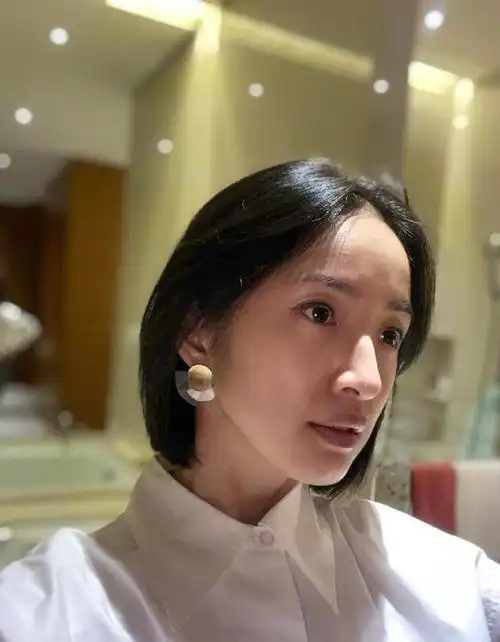 林依晨用新发型换脸剪齐刘海短发嫩成小学妹又让人心动了