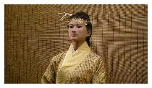 中国出土一具女尸,美国想用月球土壤来换,日本数次讨要其头发!|古墓|