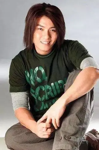 还记得那个躲在车底的阿杜吗?他怎么消失了?