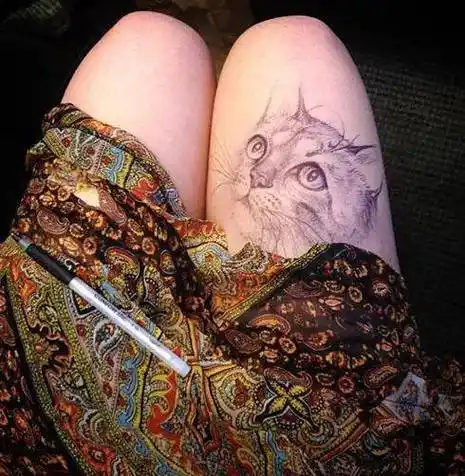 这几位美女喜欢在大腿上画画实在太撩人了