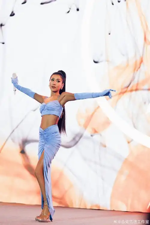 有吉克隽逸驾驭不了的服装造型吗#@吉克隽逸每次造型都刷新高度,芭比