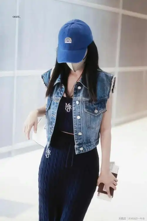 李沁最新机场照是新鲜的沁姑娘巴黎之行结束回国啦