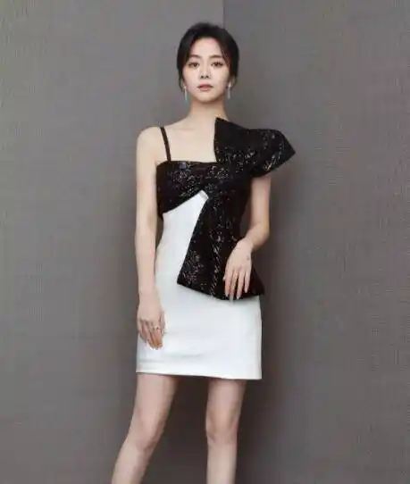 在一次采访中,谭松韵提到她的体重应该控制在84到88之间.