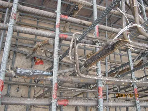 急求基础防雷接地施工图片