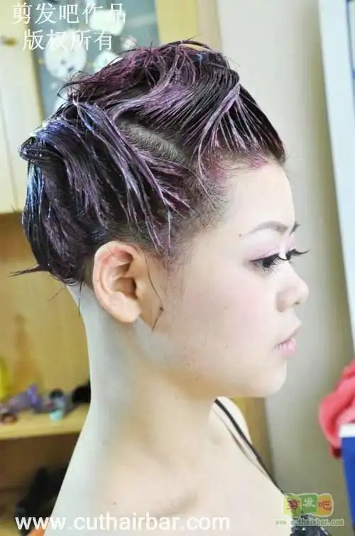 娇小玲珑的mm剪bob剪发吧6217
