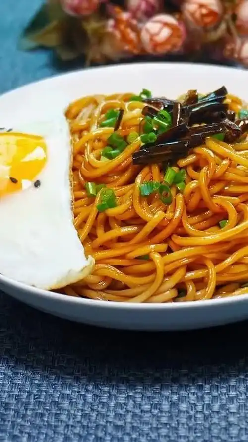 简单又好吃的葱油拌面