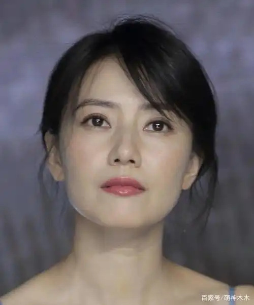 42岁的高圆圆生图太美连细纹都充满魅力这才是真的在优雅老去