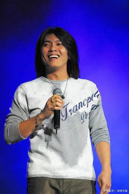 也许现在的很多年轻人都不认识他,阿杜,这个名字对于许多人来说都不会