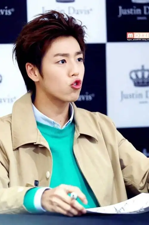 李玹雨,1993年3月23日出生于韩国,韩国男演员. 2005年作为童星出道.