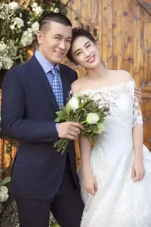 杨子才是国民好老公?每年给黄圣依两个亿随便花?李湘听了都羡慕