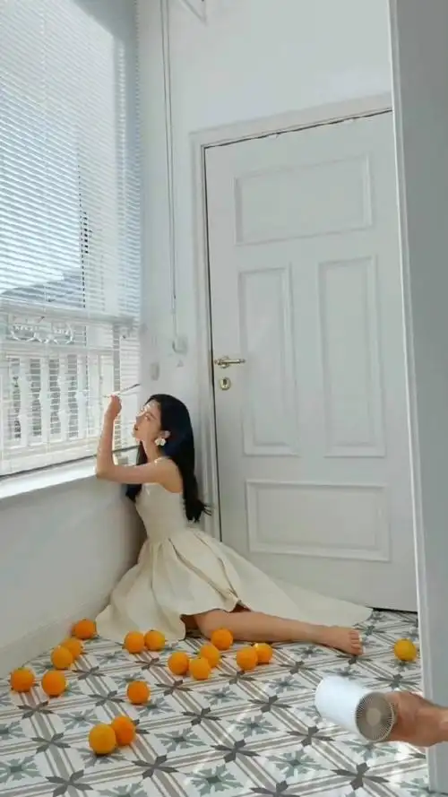 赵今麦羊毛卷彩虹帽