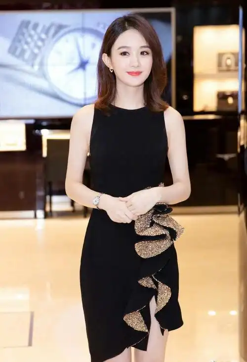 赵丽颖出席活动未修图曝光,照片中的她美出新高度