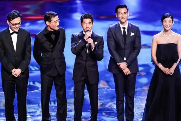 6点星光红毯众星云集,开幕片《寒战2》的郭富城,周润发,梁家辉,彭于晏